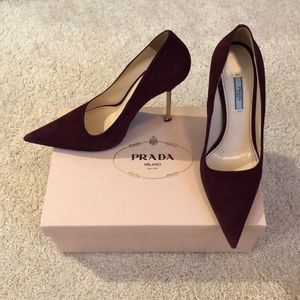 Prada Calzature Donna Suede Pumps in Granato 40